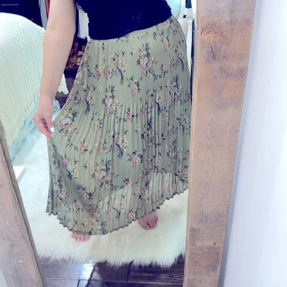 Vintage floral pleated maxi skirt size large - Picture 4 of 7